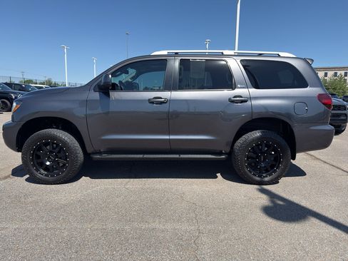 Used 2019 Toyota Sequoia SR5 w/ Premium Package AWD/4WD image 2