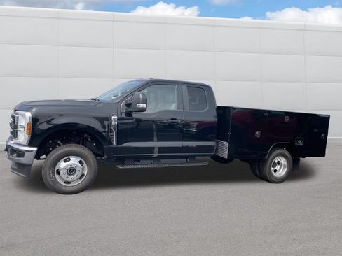New 2025 Ford F350 XL w/ XL Chrome Package AWD/4WD image 2