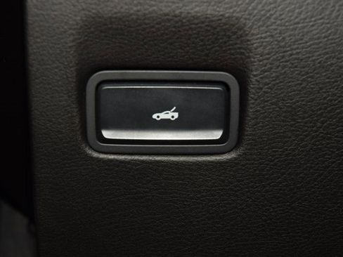 Used 2016 Chevrolet Corvette Stingray Convertible w/ Battery Protection Package image 42