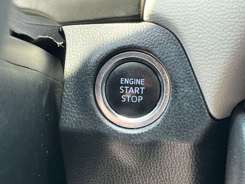 Used 2019 Toyota RAV4 XLE w/ Carpet Mat Package FWD image 22