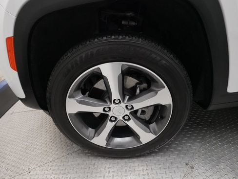 Used 2023 Jeep Grand Cherokee 4WD 4xe image 25