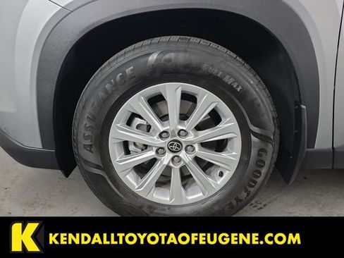 Certified 2025 Toyota Grand Highlander AWD image 9