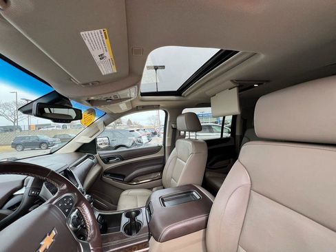 Used 2018 Chevrolet Suburban LT w/ LT Signature Package image 18