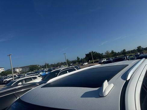 Used 2021 Chevrolet Tahoe Premier w/ Premium Package image 8