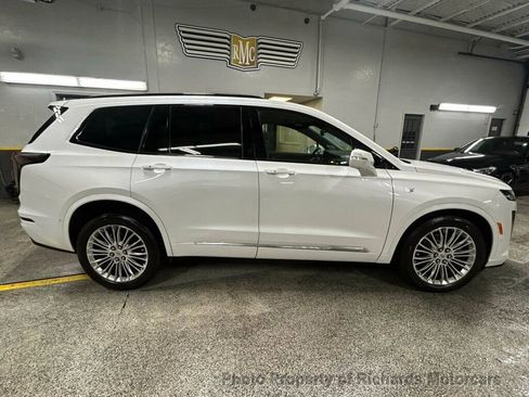 Used 2020 Cadillac XT6 Sport image 2