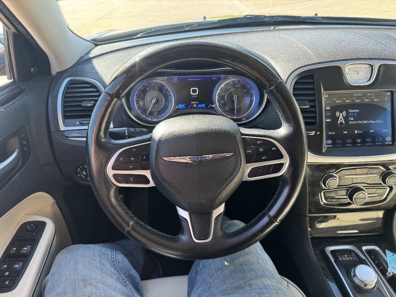 Used 2018 Chrysler 300 Limited AWD/4WD image 17
