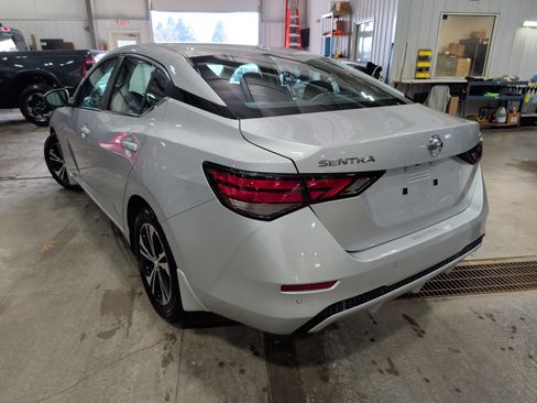 Used 2022 Nissan Sentra SV image 4