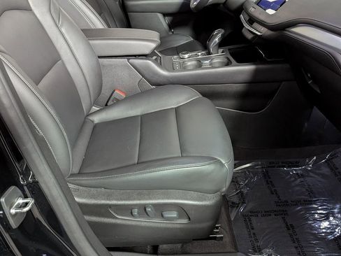 Used 2019 Cadillac XT4 Premium Luxury w/ Cold Weather Package image 25