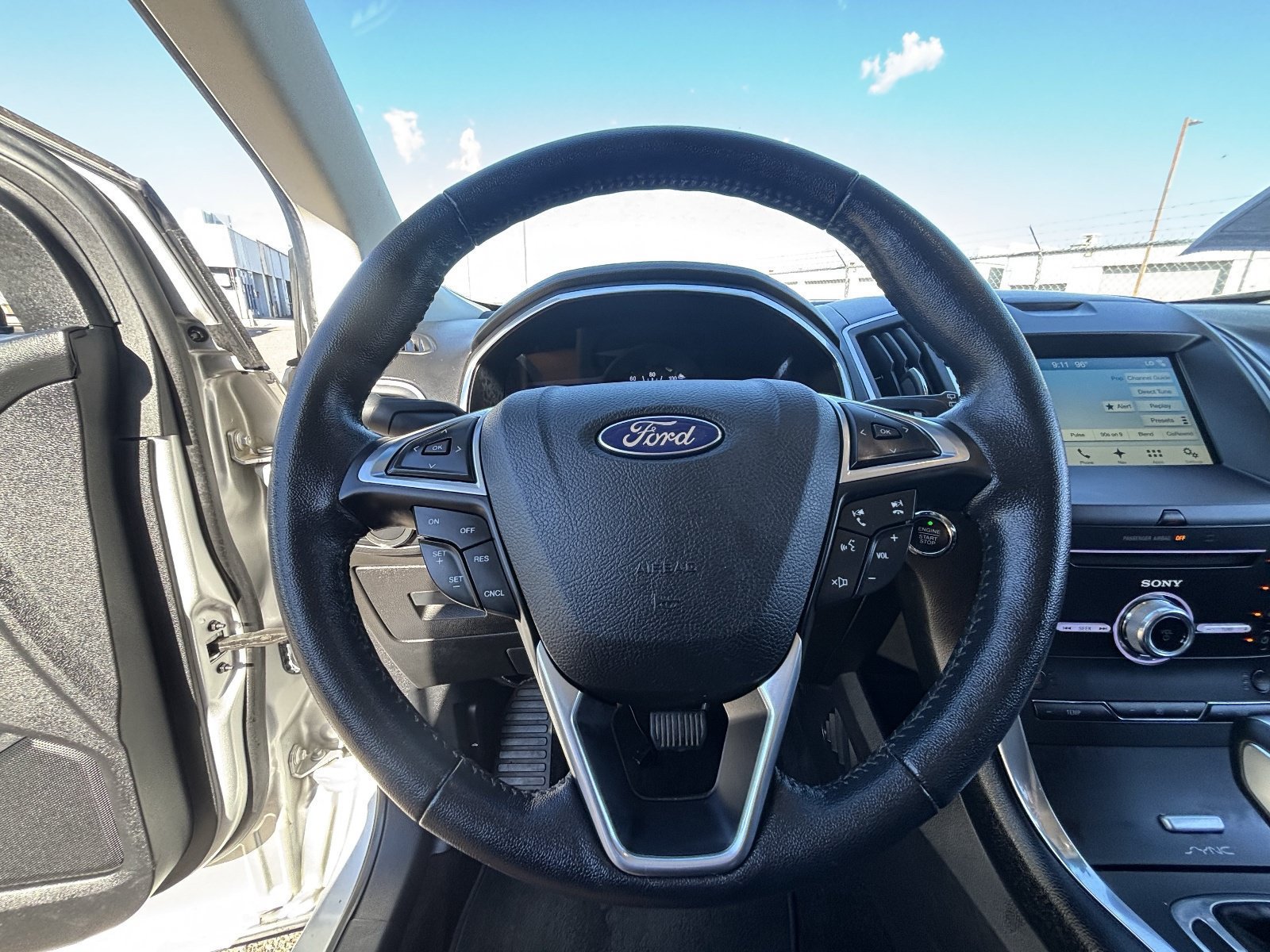 Used 2017 Ford Edge Titanium w/ Technology Package AWD/4WD image 27