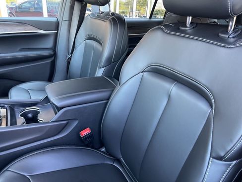 New 2026 Jeep Grand Cherokee L Limited AWD/4WD image 6