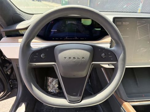 Used 2024 Tesla Model S AWD/4WD image 16
