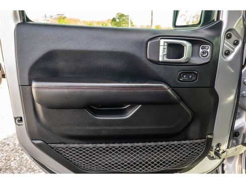 Used 2018 Jeep Wrangler Unlimited Rubicon image 13