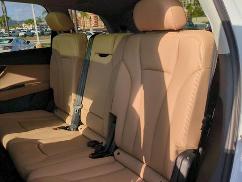 Used 2021 Audi Q7 3.0T Premium w/ Convenience Package image 27