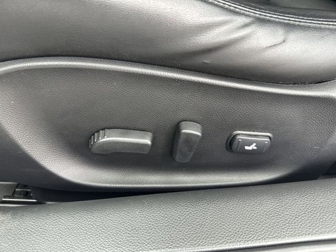 Used 2015 INFINITI Q60 Convertible w/ Premium Package image 17