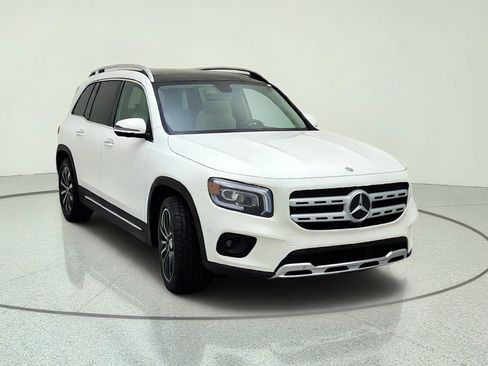 Used 2023 Mercedes-Benz GLB 250 image 4