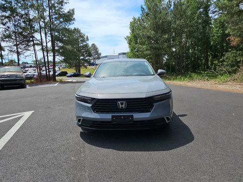 Used 2025 Honda Accord Touring image 2