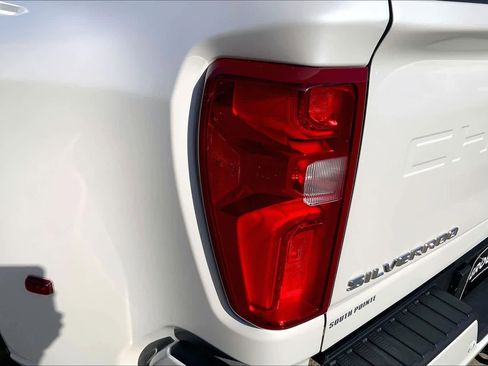 Used 2025 Chevrolet Silverado 3500 High Country w/ Technology Package image 28