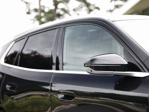 Used 2025 BMW X3 xDrive30i w/ Premium Package image 5