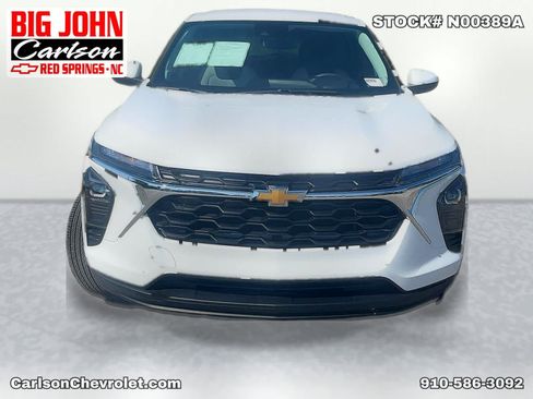 Used 2024 Chevrolet Trax LS w/ LS Convenience Package FWD image 11