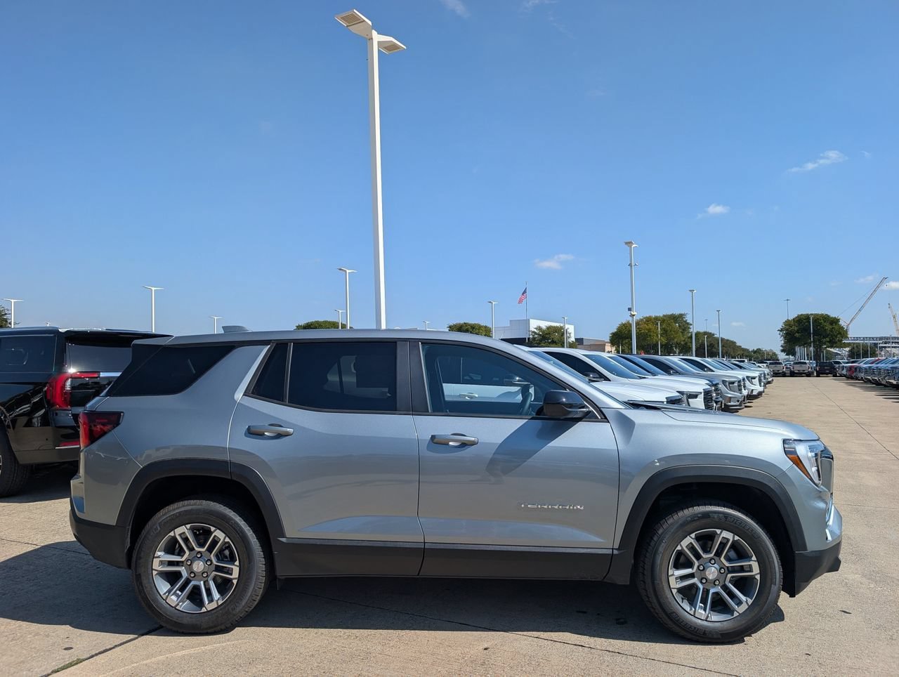 New 2027 GMC Terrain Elevation w/ LPO, Floor Liner Package FWD image 3