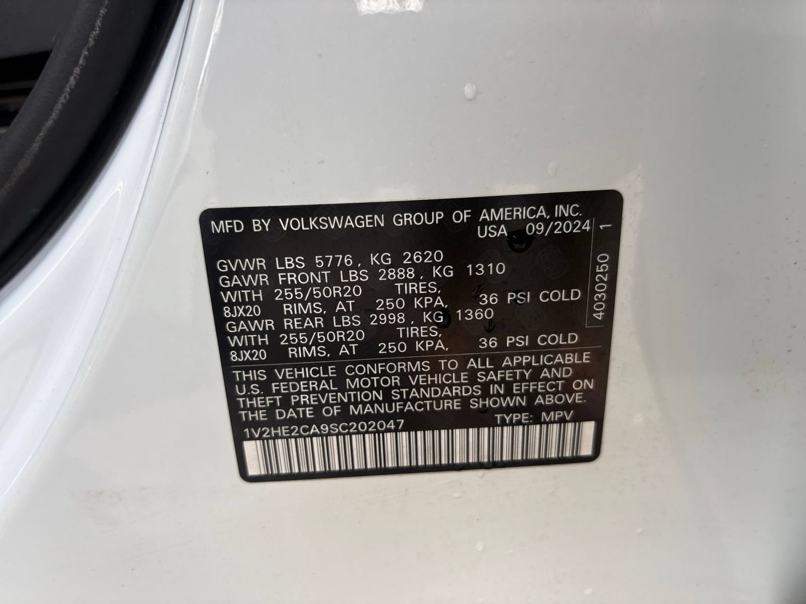 Used 2025 Volkswagen Atlas Cross Sport SE AWD/4WD image 31