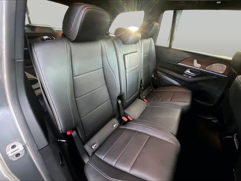 Used 2024 Mercedes-Benz GLS 450 4MATIC image 20