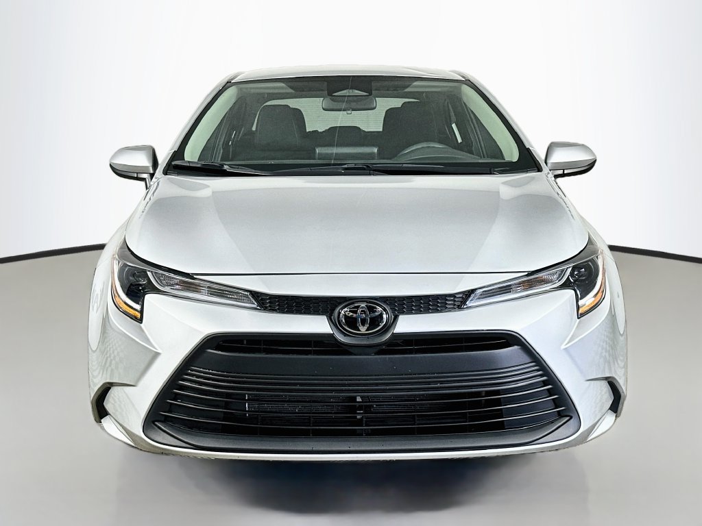 Used 2024 Toyota Corolla LE FWD image 2