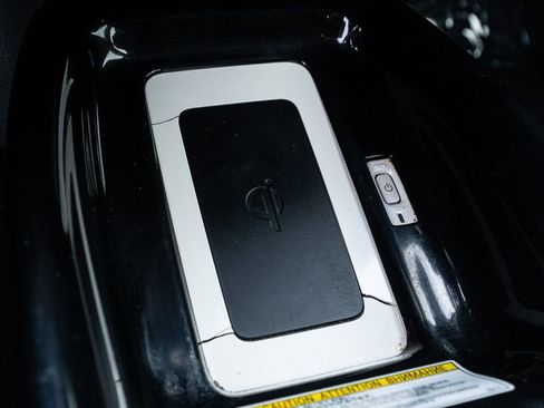 Used 2016 Toyota Prius Three image 23