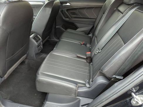 Used 2024 Volkswagen Tiguan SE FWD image 18