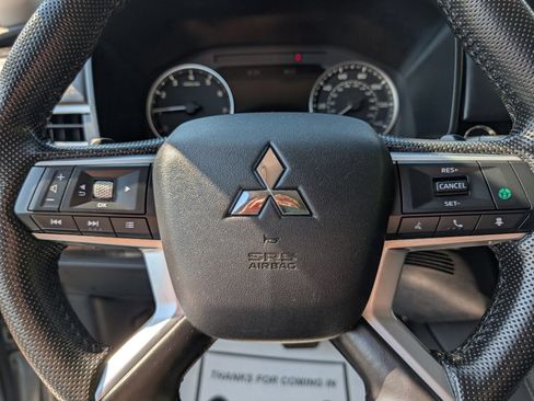 Used 2025 Mitsubishi Outlander SE AWD/4WD image 29