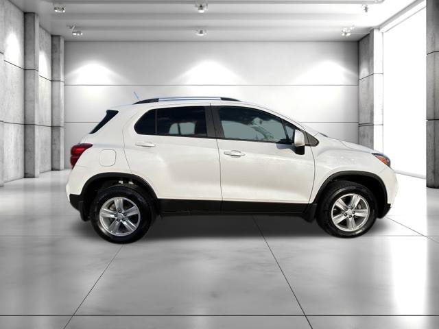Used 2022 Chevrolet Trax LT w/ LT Convenience Package AWD/4WD image 9