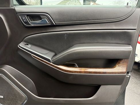 Used 2016 Chevrolet Suburban LT image 20