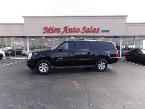 Used 2014 GMC Yukon XL SLT AWD/4WD image 1