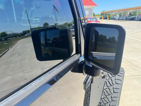 Used 2018 Jeep Wrangler Unlimited Rubicon w/ Connectivity Group AWD/4WD image 17