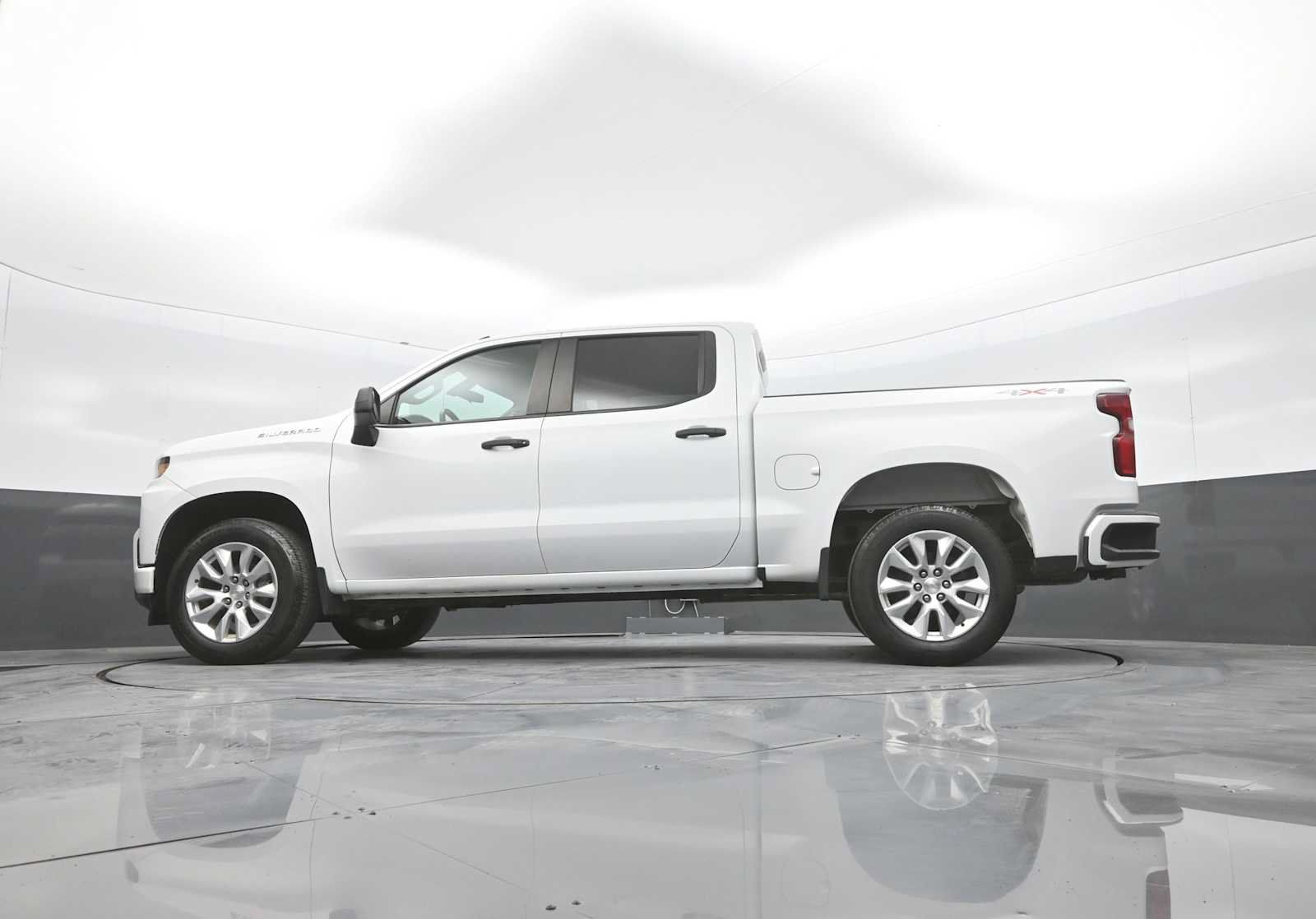 Used 2022 Chevrolet Silverado 1500 Custom AWD/4WD image 32