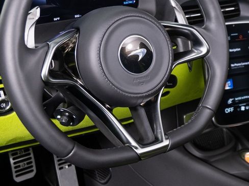 Used 2025 McLaren Artura Spider image 29