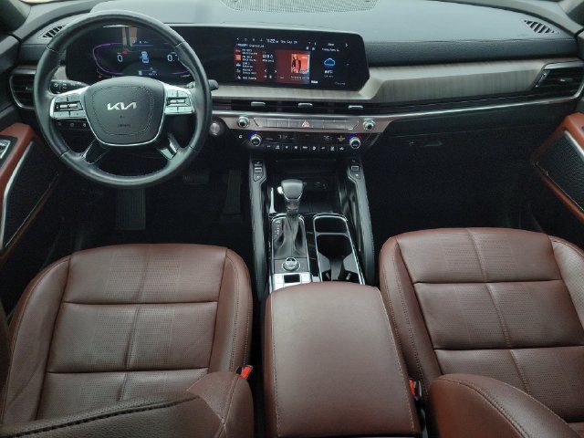 Used 2024 Kia Telluride EX w/ EX Captain's Chair Package AWD/4WD image 17
