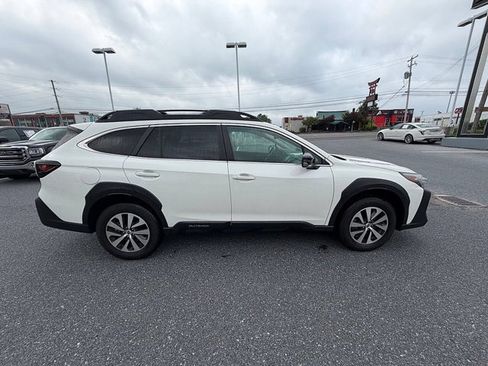 Used 2025 Subaru Outback Premium w/ Popular Package #1A AWD/4WD image 2