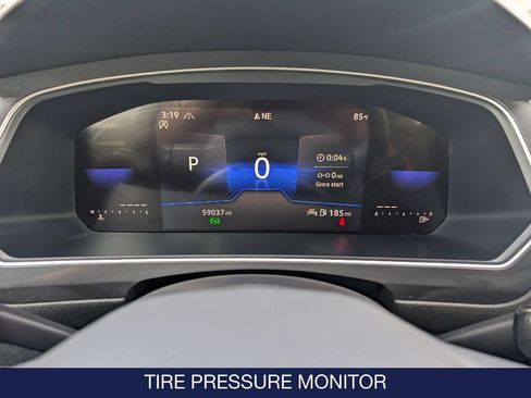 Certified 2024 Volkswagen Tiguan SE AWD/4WD image 22