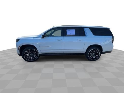 Certified 2025 Chevrolet Suburban High Country AWD/4WD image 5