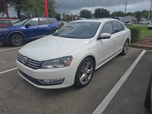 Used 2014 Volkswagen Passat TDI SEL Premium FWD image 2