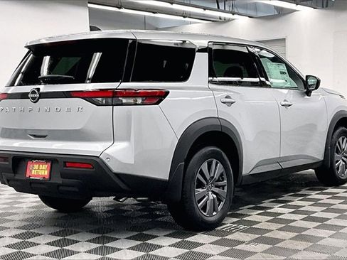New 2025 Nissan Pathfinder S image 16
