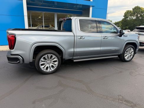 Used 2024 GMC Sierra 1500 Denali w/ Technology Package AWD/4WD image 2