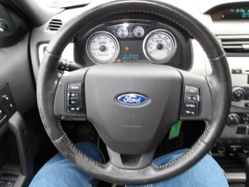 Used 2010 Ford Focus SES image 15