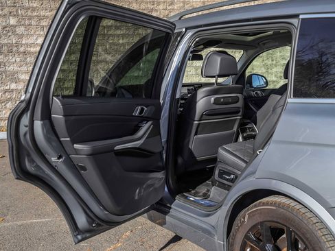 Used 2024 BMW X7 xDrive40i w/ Premium Package image 20