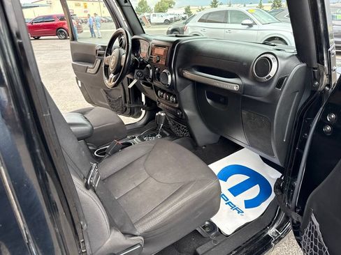 Used 2015 Jeep Wrangler Unlimited Sport w/ Quick Order Package 24S AWD/4WD image 22