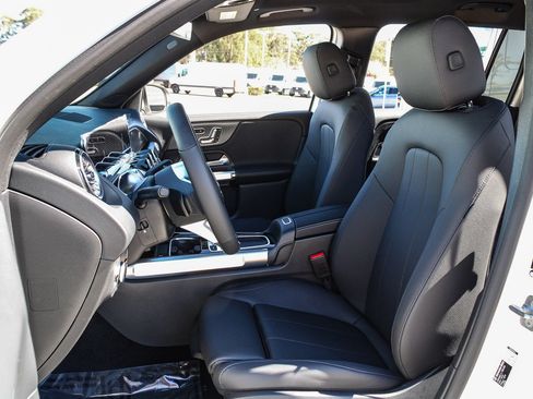 New 2026 Mercedes-Benz GLB 250 4MATIC image 19
