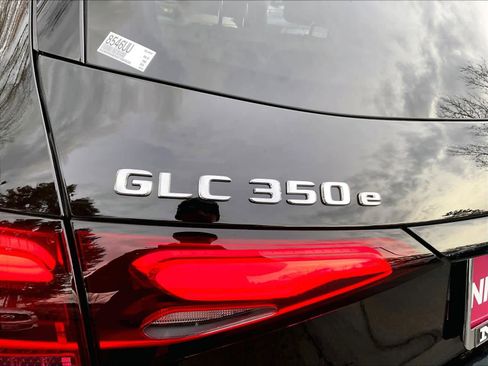 Used 2025 Mercedes-Benz GLC 350e 4MATIC image 10
