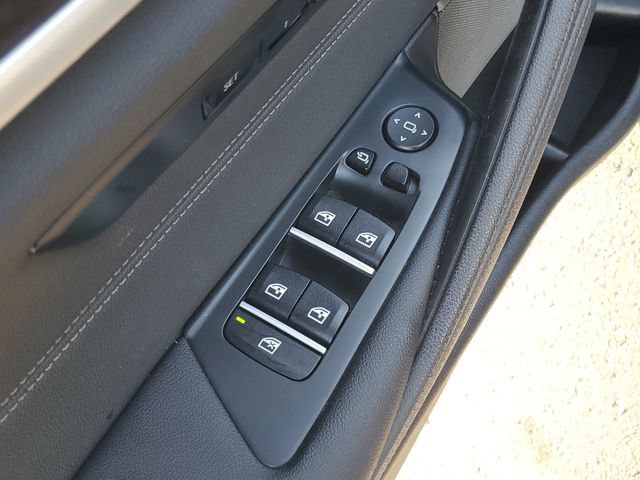 Used 2023 BMW 530e RWD image 23