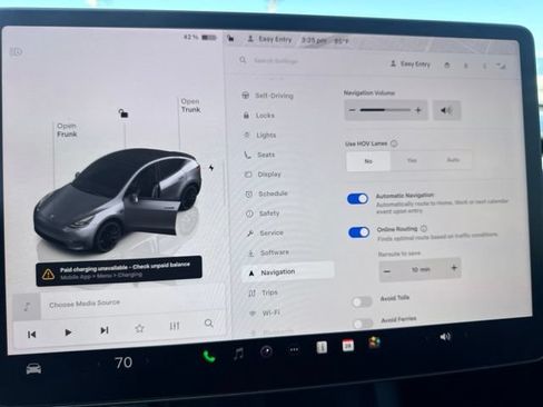 Used 2025 Tesla Model Y Performance AWD/4WD image 32